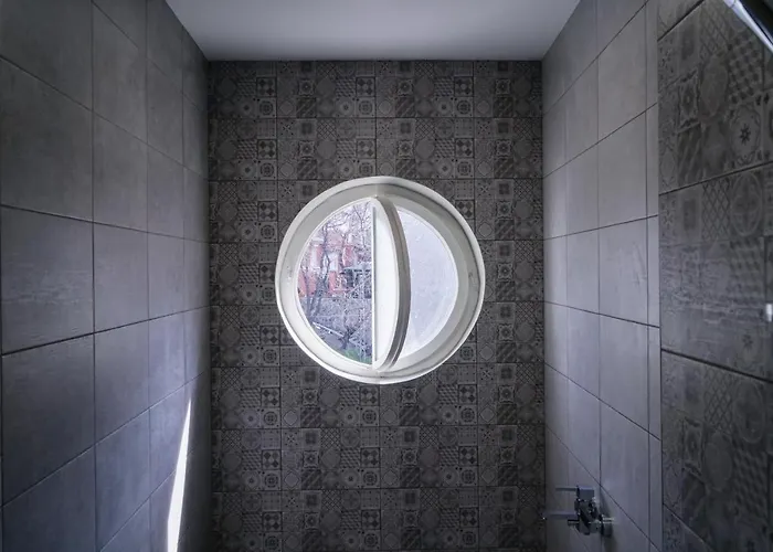 So Close Kapana - 2 *